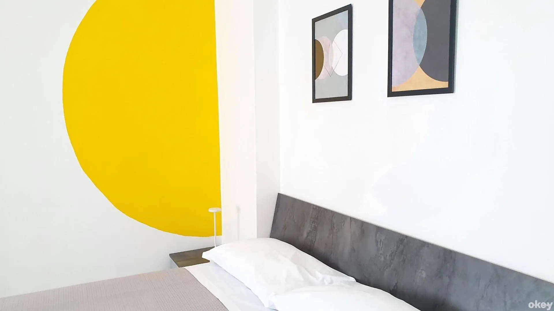 Limited Edition Guesthouse Bari 0*,  Italien