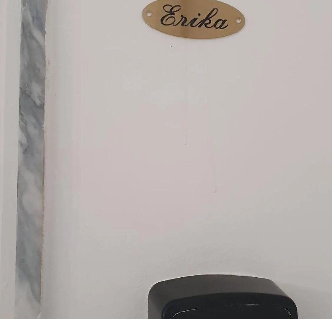 Limited Edition Guesthouse Bari 0*,  Italien