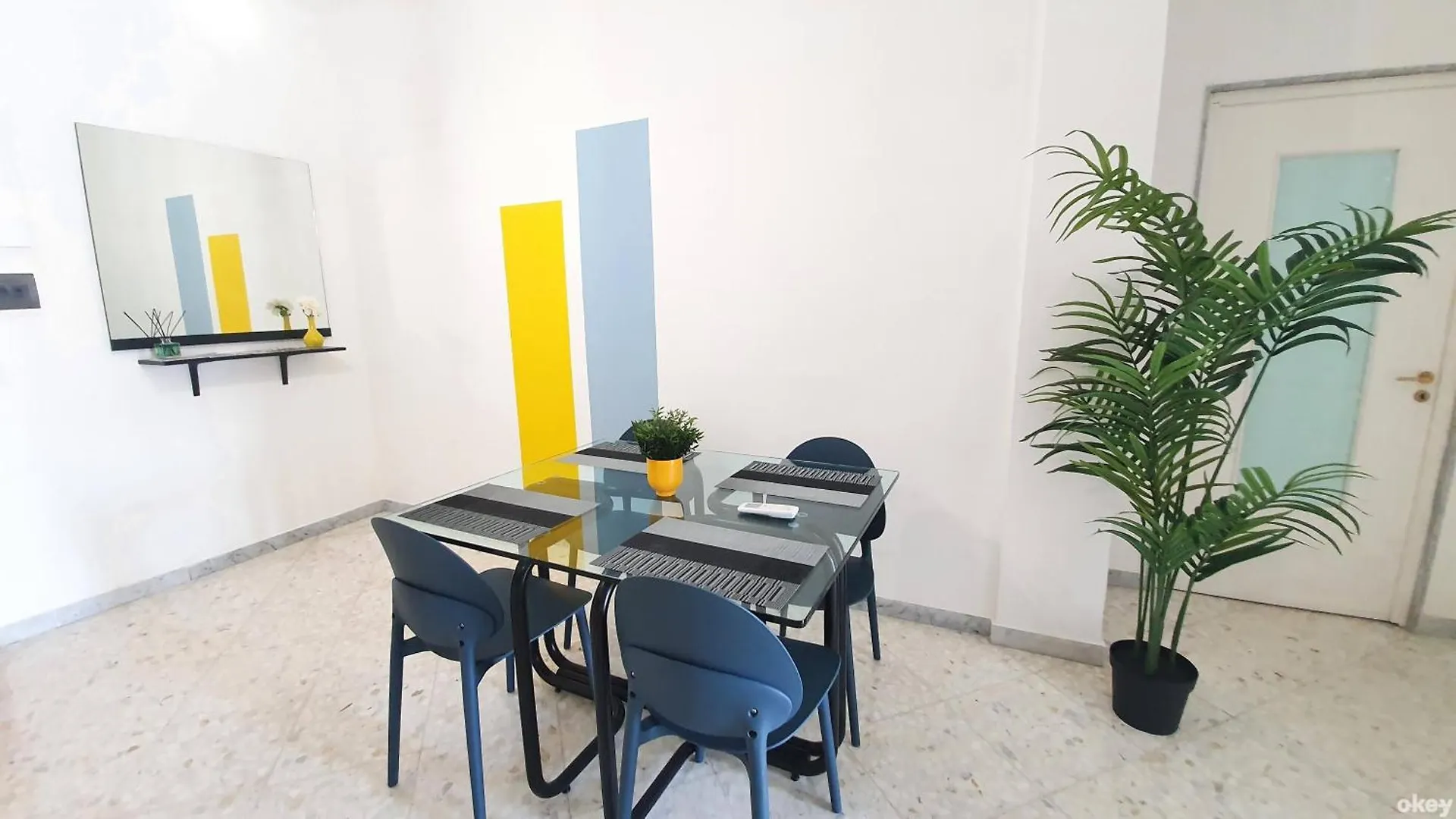 Limited Edition Guesthouse Bari 0*,  Italien